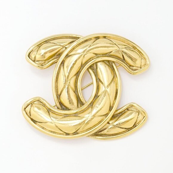CHANEL CC Logo Quilted Matelasse Brooch Gold Tone Pin Auth #32524 - Picture 1 of 4
